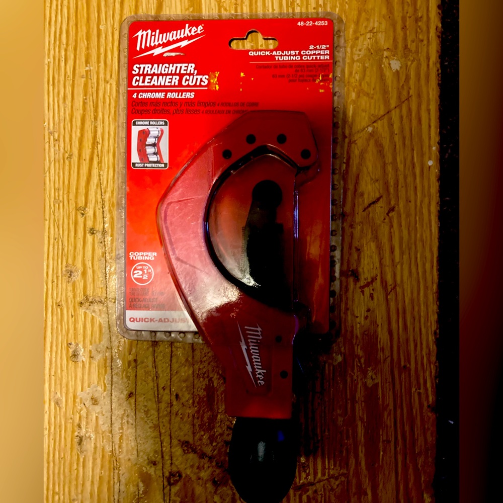 Quick adjust copper tubing cutter. Get straighter cleaner, cuts. 2 1/2 inch.